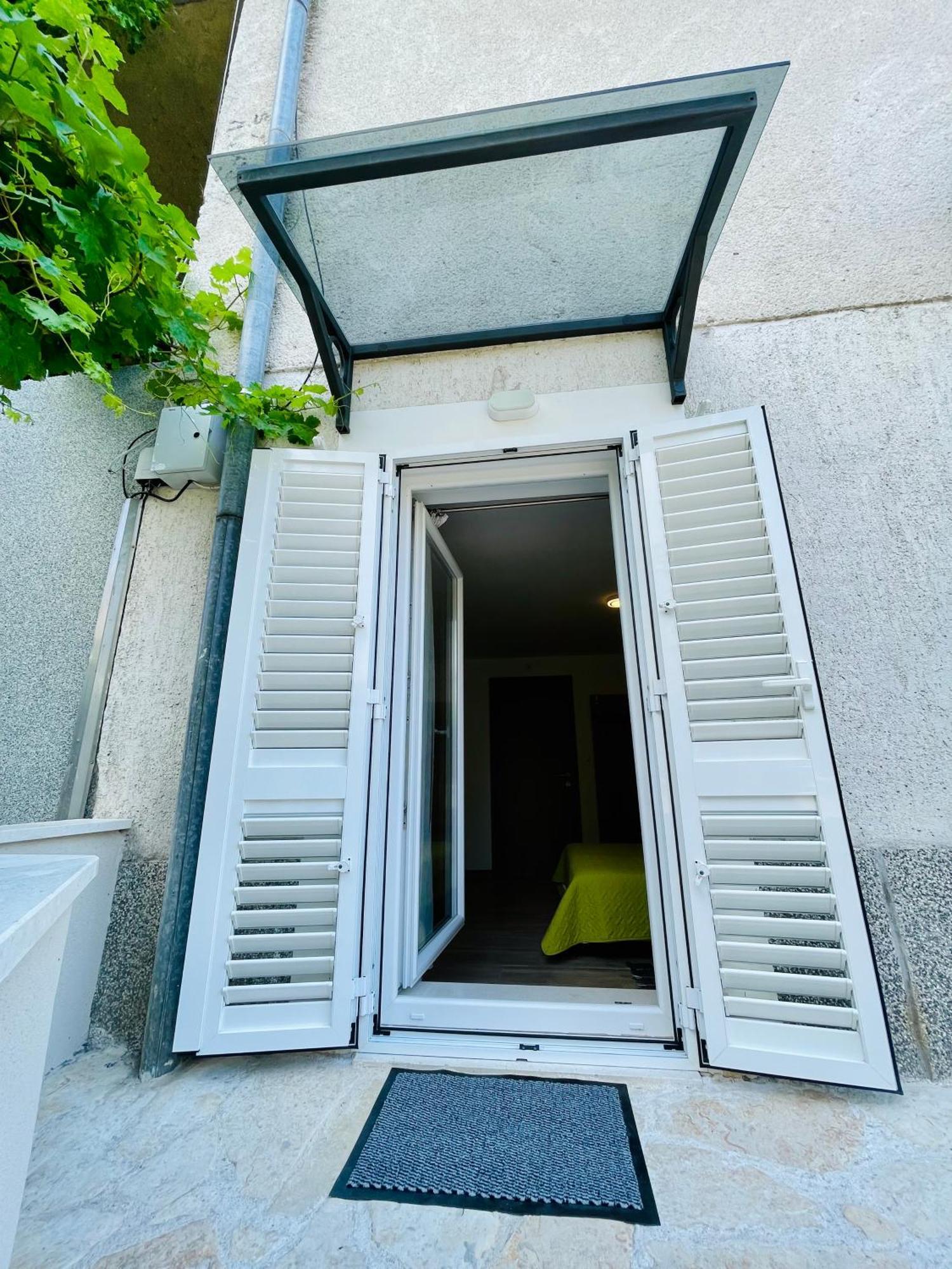Velin Apartment Split Exterior photo